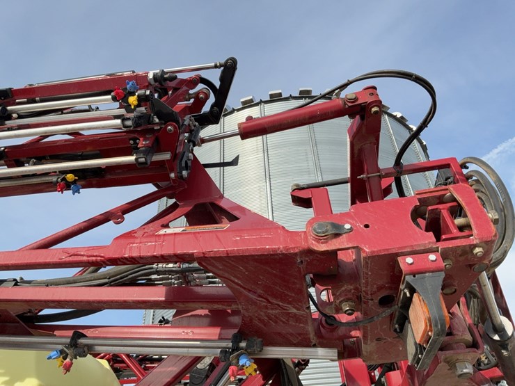 2024-hardi-commander-45-pull-type-sprayer-image-35