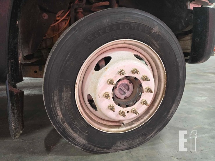 2015-ford-f550-image-22