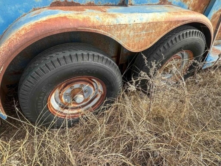 bullmobile-20'x6'-livestock-trailer-image-7