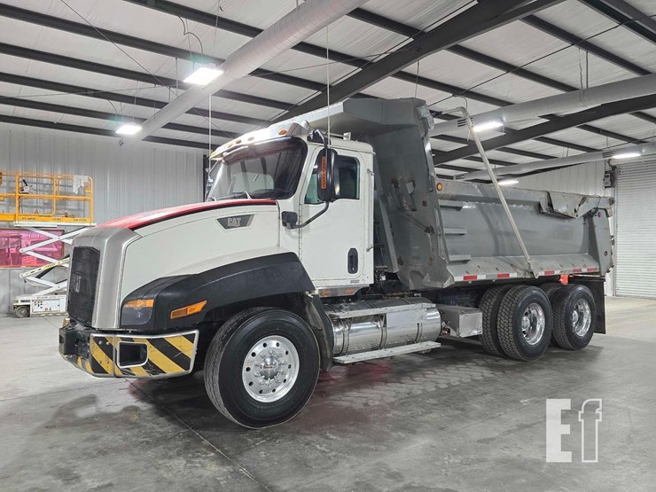 2013-caterpillar-ct660s-image-1