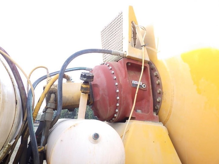 2001-peterbilt-357-image-16