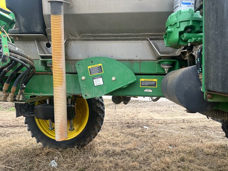 2014-john-deere-r4038-image-57