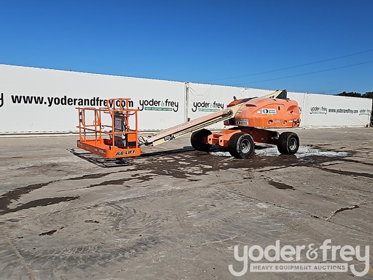 2013-jlg-400s-image-2