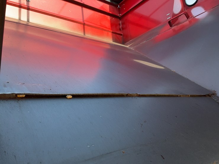 j&m-555-gravity-wagon-image-50