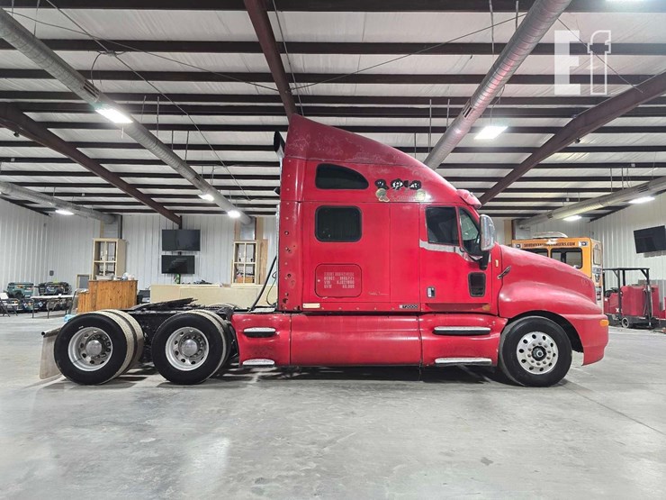 2016-kenworth-t2000-image-6