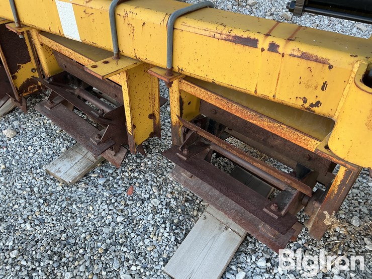 buffalo-51011630-mounted-16-row-stalk-chopper-image-20