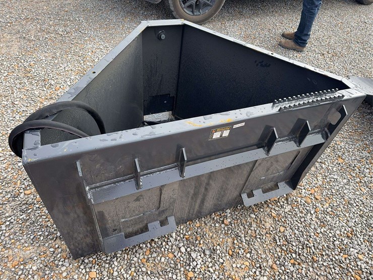 unused-skid-steer-concrete-chute-image-2