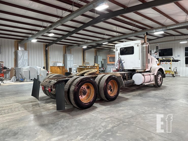 2003-kenworth-t800-image-3