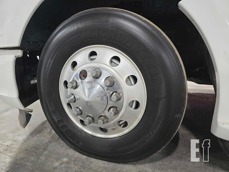 2019-kenworth-t680-image-21