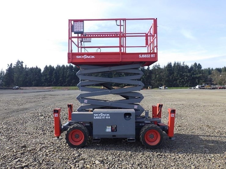 skyjack-sj6832rt-image-8