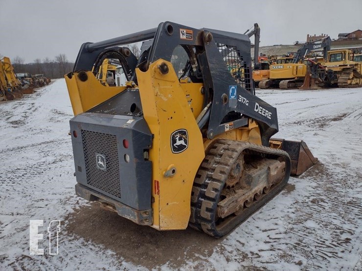 2019-deere-317g-image-39