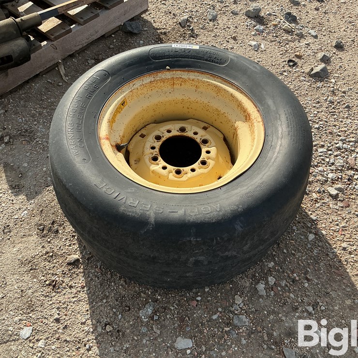 CO-OP 11l-15 Implement Tire/Rim