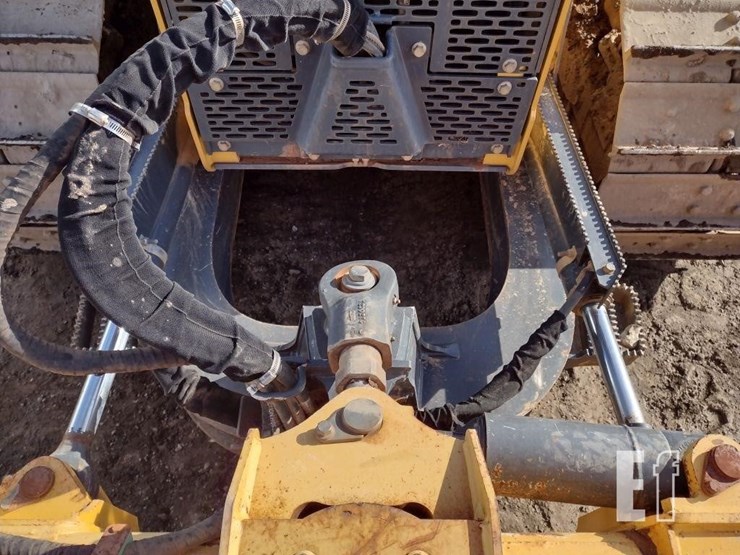 2021-deere-650k-lgp-image-20