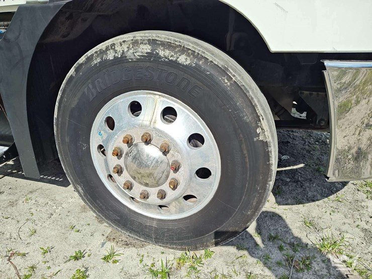 2022-mack-anthem-t/a-wet-kit-day-cab-truck-tractor-image-37