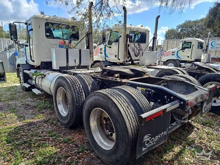 2020-mack-anthem-t/a-wet-kit-day-cab-truck-tractor-image-3