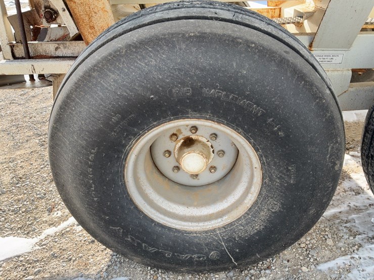 loftness-fs800-fertilizer-spreader-image-34