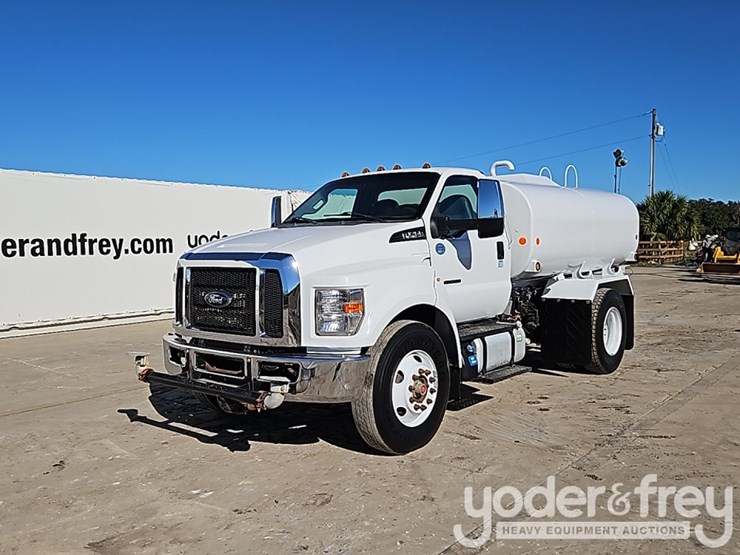 2019-ford-f750-image-1