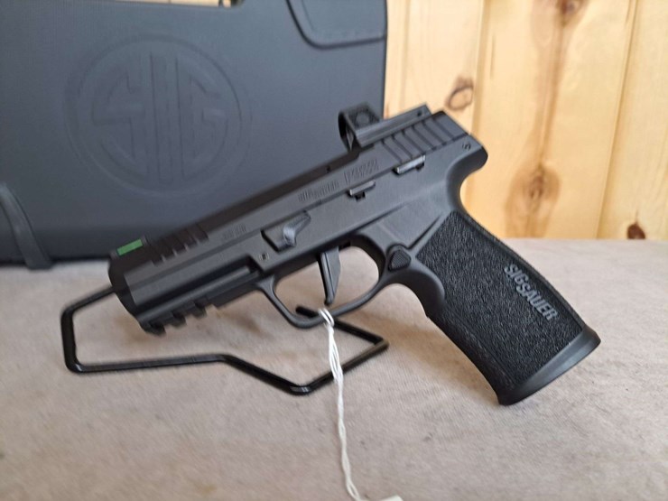 sig-sauer-p322-.22-lr-semiauto-pistol-image-2