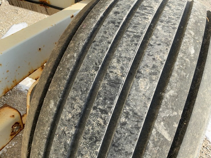 loftness-fs800-fertilizer-spreader-image-18