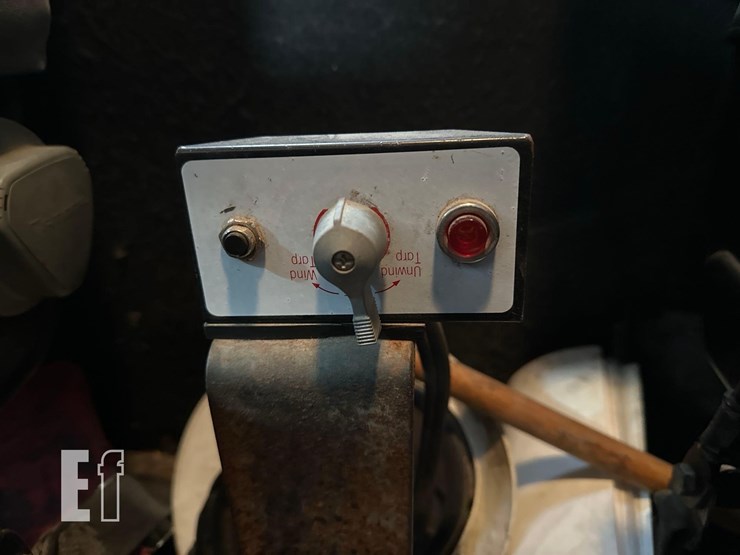 2005-peterbilt-385-image-16