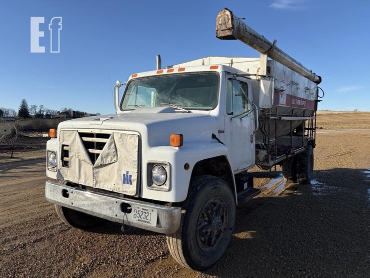 1981-international-s1900-image-1