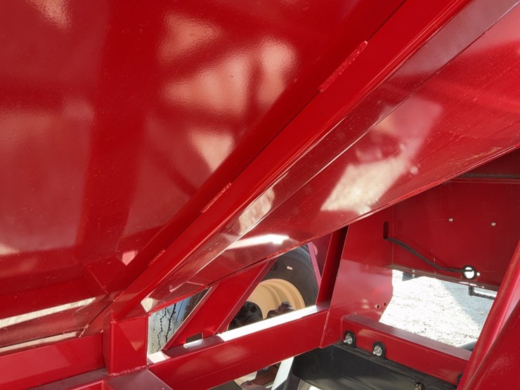 j&m-555-gravity-wagon-image-34