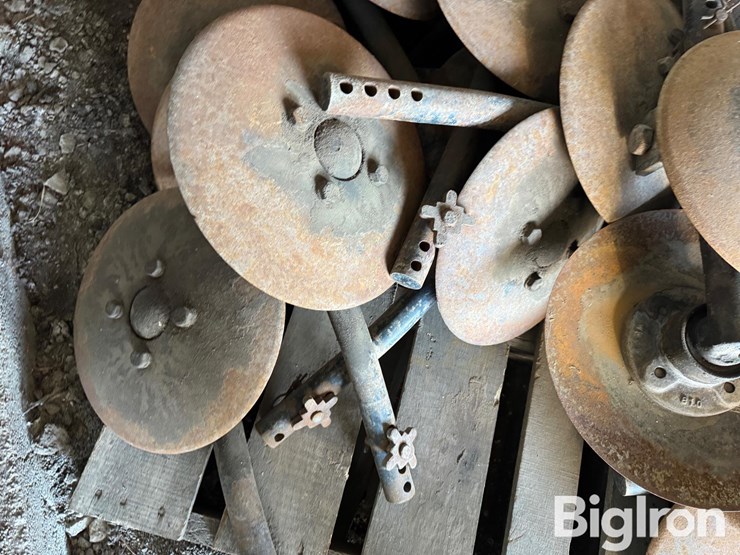 cultivator-baring-off-discs-image-11