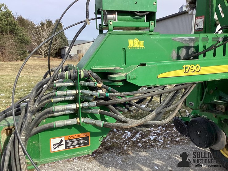 2011-john-deere-1790-image-18