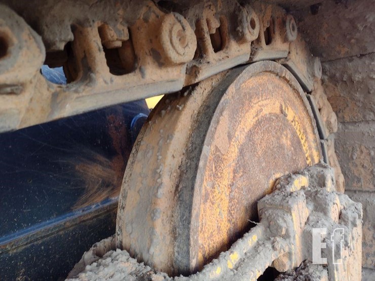 2021-deere-650k-lgp-image-39