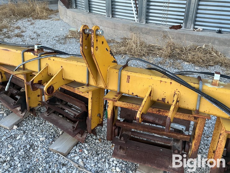 buffalo-51011630-mounted-16-row-stalk-chopper-image-11