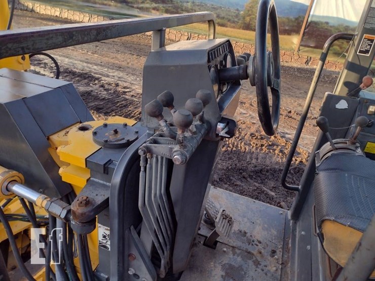 2004-volvo-g86-image-15