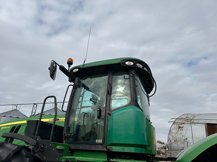 2013-john-deere-9560r-image-39