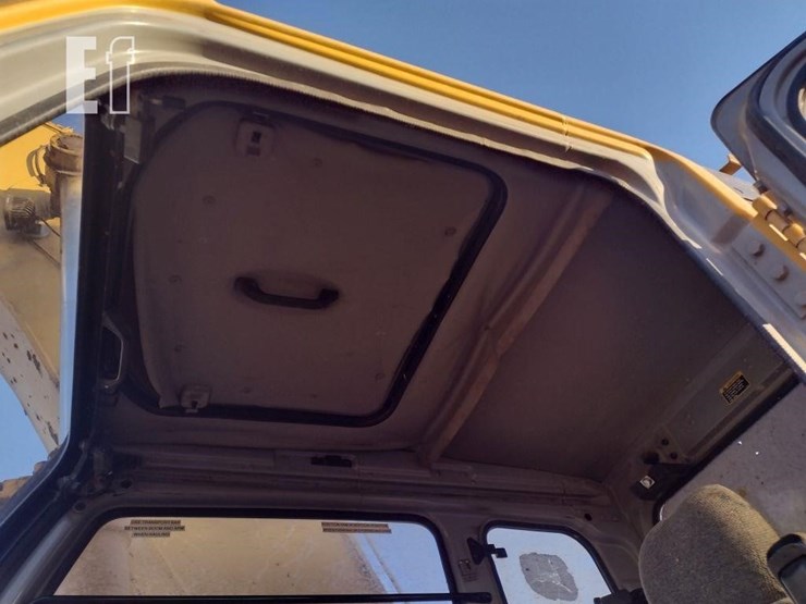 2000-deere-270c-lc-image-14