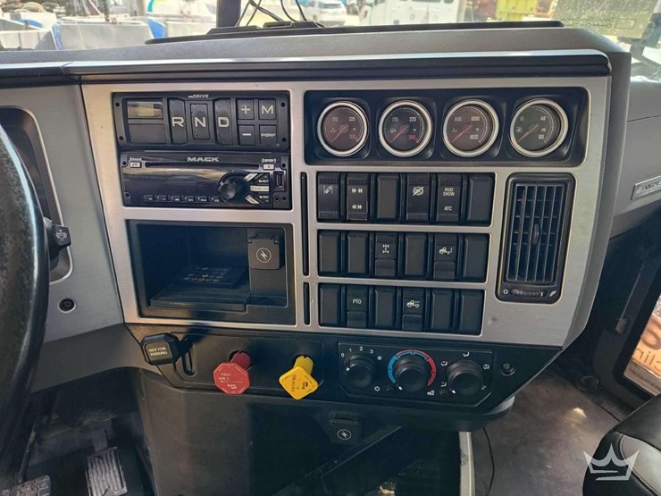 2020-mack-anthem-t/a-wet-kit-day-cab-truck-tractor-image-18