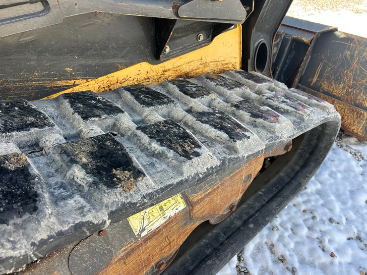 new-holland-c245-image-10