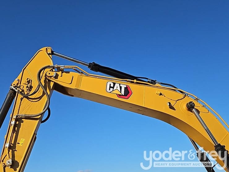 2023-caterpillar-340-image-17