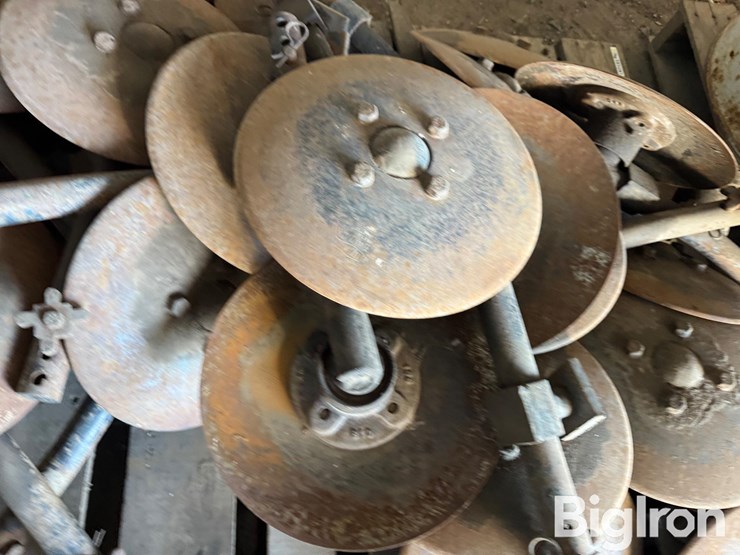 cultivator-baring-off-discs-image-12