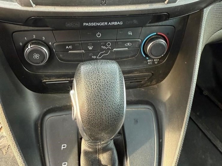 2019-ford-transit-connect-image-15