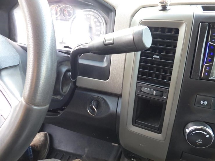 2010-dodge-2500-image-24