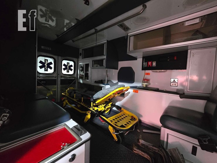 2013-ford-e450-image-18