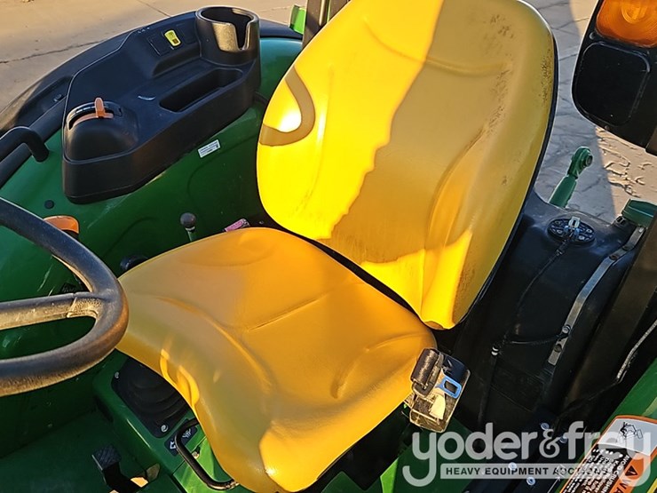 2024-john-deere-5075e-image-17