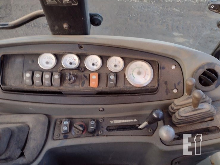 2005-caterpillar-420d-image-6