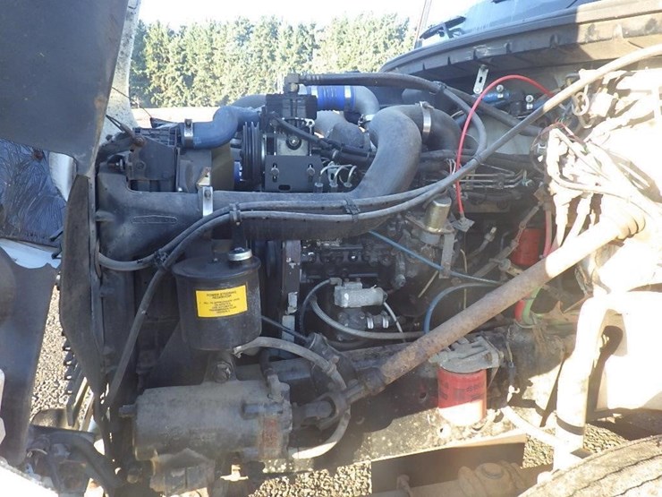 1997-freightliner-fl70-image-19