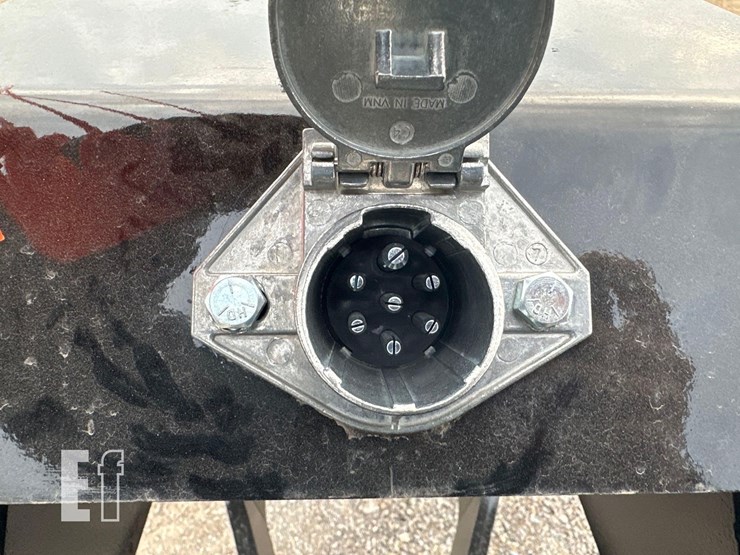 2025-neks-fifth-wheel-wrecker-attachment-image-4