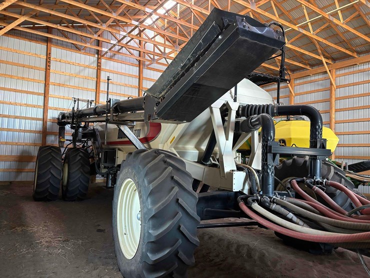 2014-bourgault-7700-image-26
