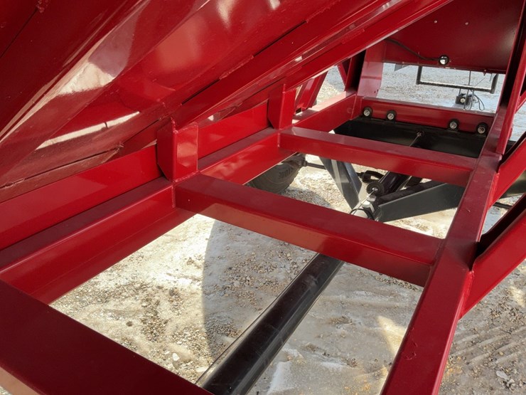 j&m-555-gravity-wagon-image-32