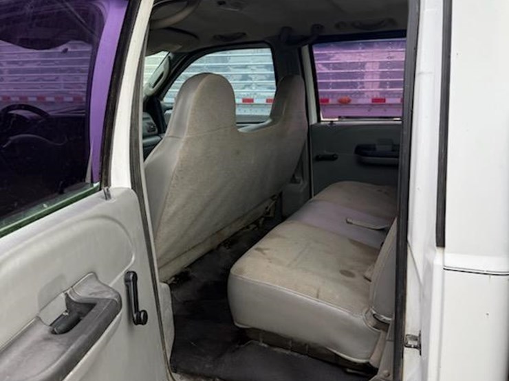 2006-ford-f350-image-17