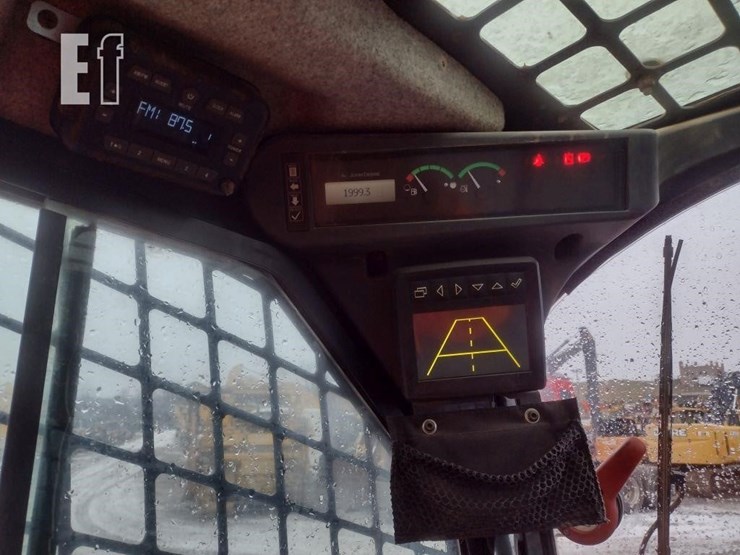 2021-deere-331g-image-7