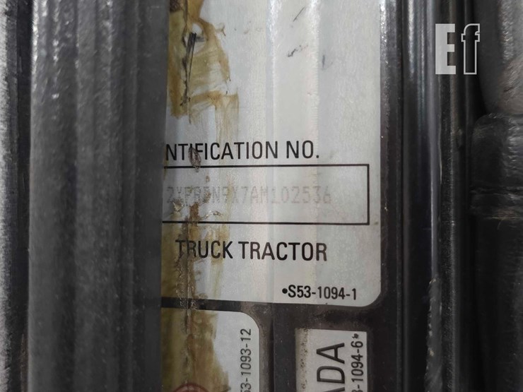 2010-peterbilt-340-image-29