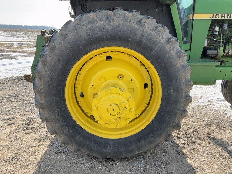 1980-john-deere-4440-image-40